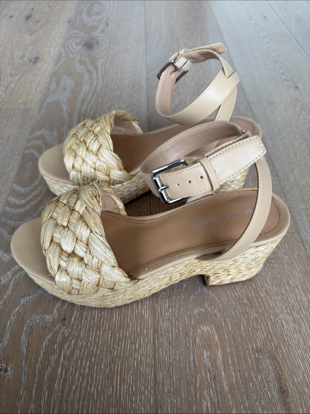 Marc Fisher Braided Straw Platform Sandals in Beige. Size 9. - Picture 3 of 8